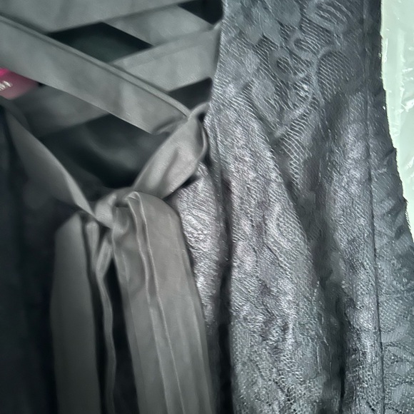 Brand new lace prom/formal black gown size 1 - Picture 2 of 3